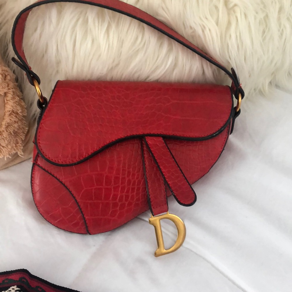 D crossbody
